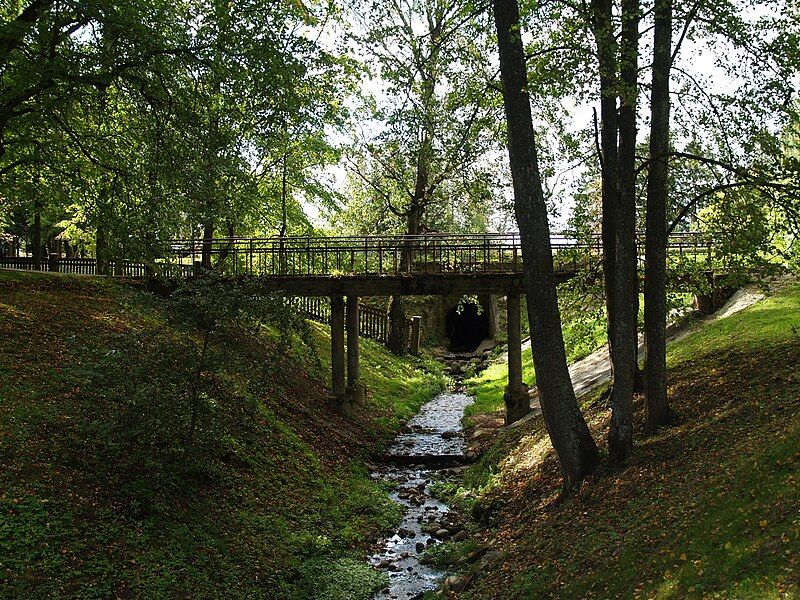 File:Ülenurme mõisapark 2012.JPG