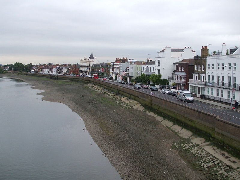 File:Barnes from Bridge.JPG