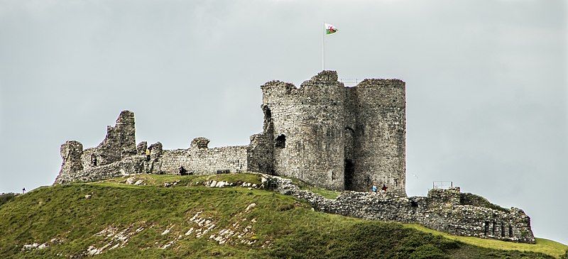 File:Criccieth Castle (14393993760).jpg