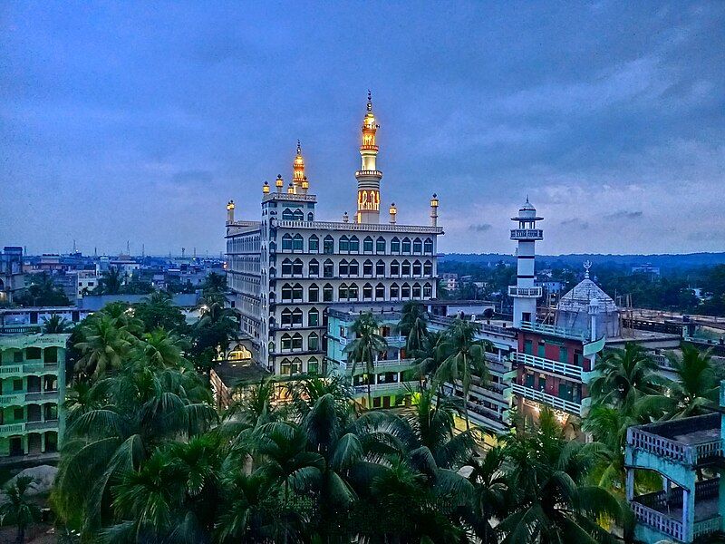 File:Darul Uloom Hathazari.jpg