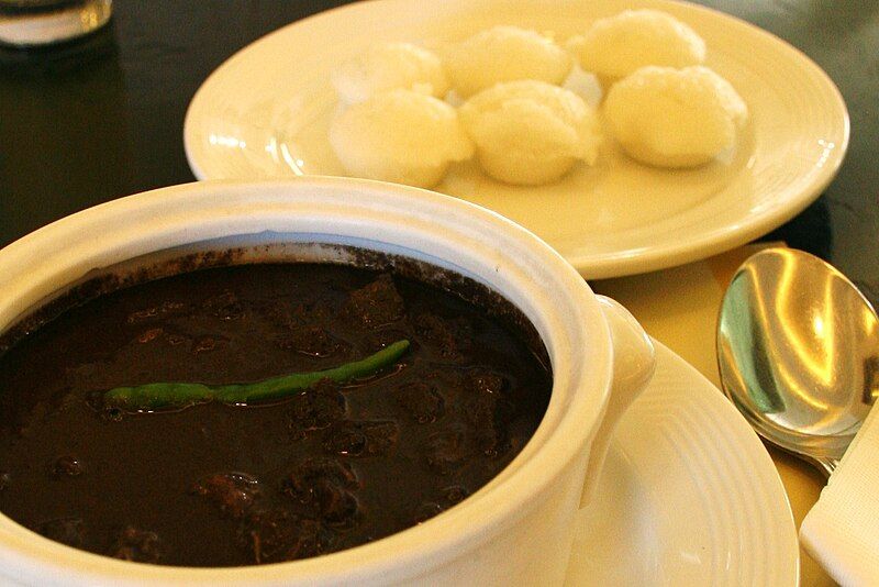 File:Dinuguan with puto.jpg