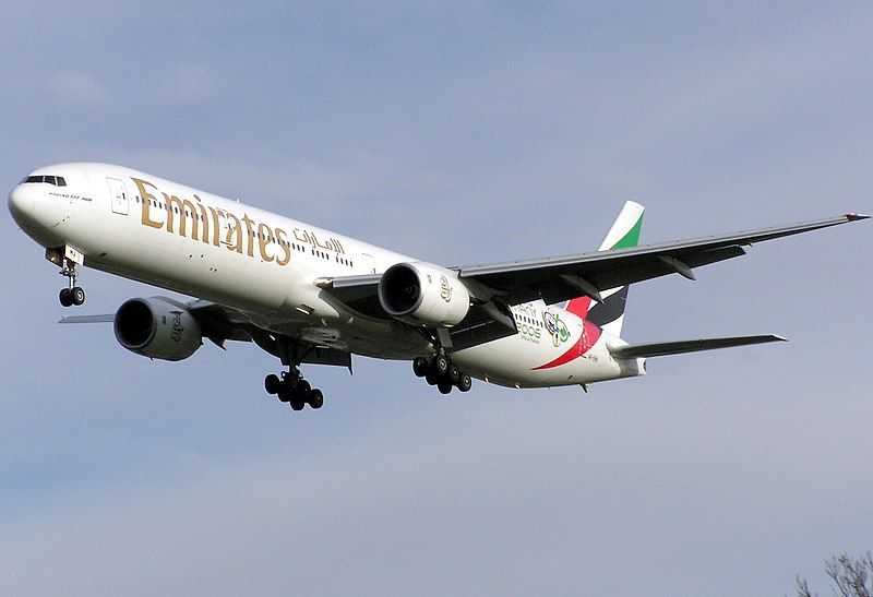 File:Emirates.b777-300.a6-emv.arp.jpg