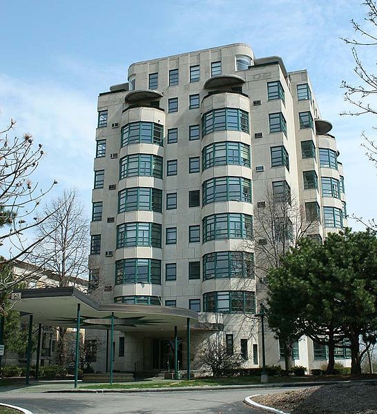 File:Exton Apartments Apr10.jpg