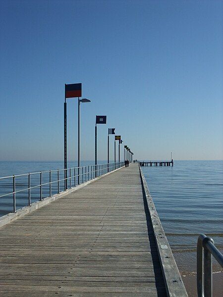 File:Frankston Pier.JPG