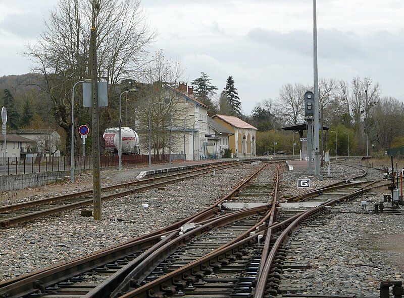 File:Gare de Penne.jpg