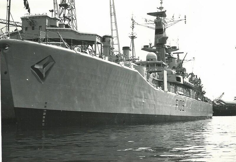 File:HMS Leander (11115050004).jpg