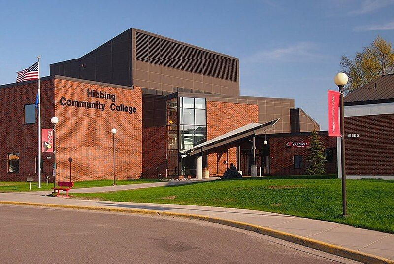 File:Hibbing Community College.JPG