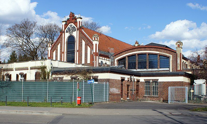 File:Köln-Ostheim, Umspannwerk 2013-04-13.JPG