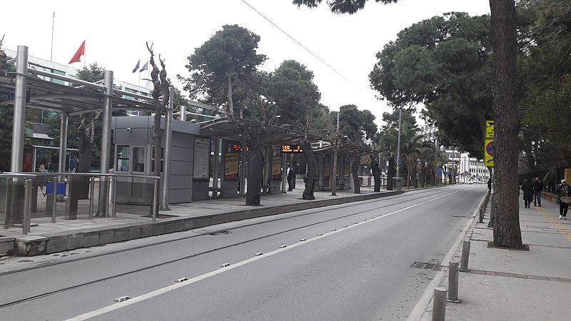 File:Kültpark tram.jpg