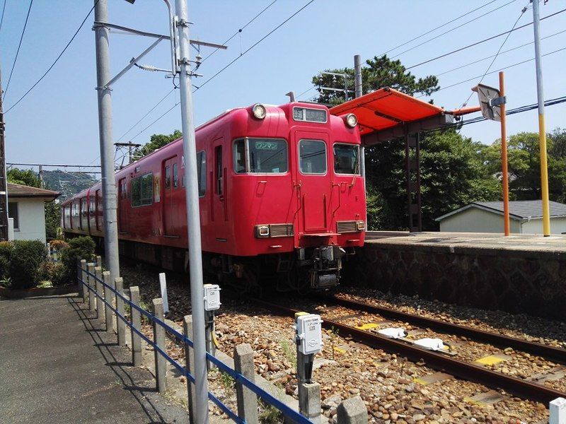 File:MT-Higashi-Hazu-a-train.jpg