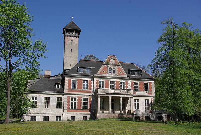 File:Schloss Schulzendorf.jpg