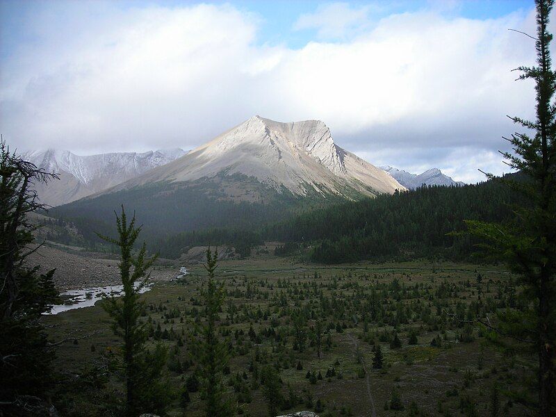 File:Skoki Mountain.JPG