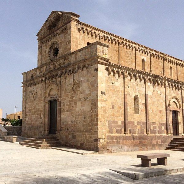 File:Tratalias cattedrale.jpg