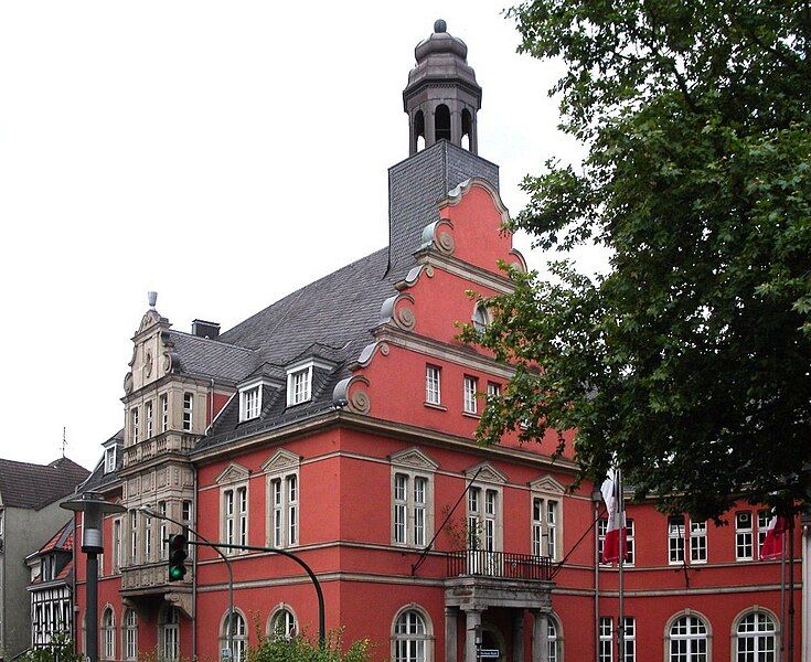 File:WerdenerRathaus.JPG