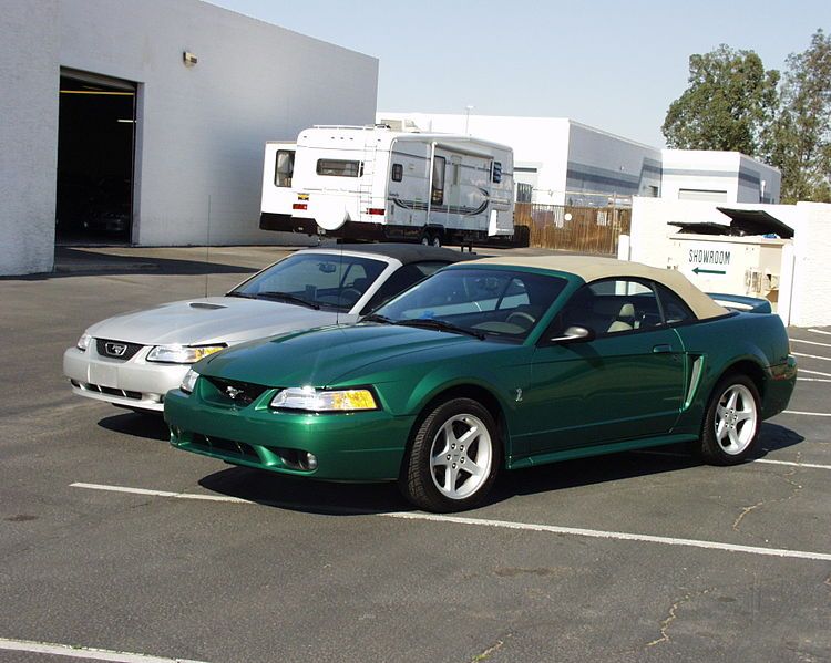 File:99GT vs 99Cobra.JPG