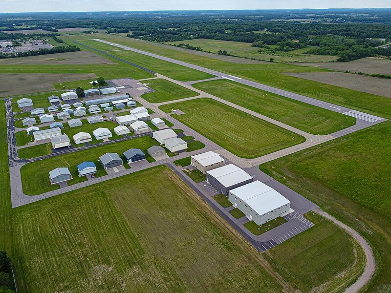 File:Baraboo-Dells airport.jpg