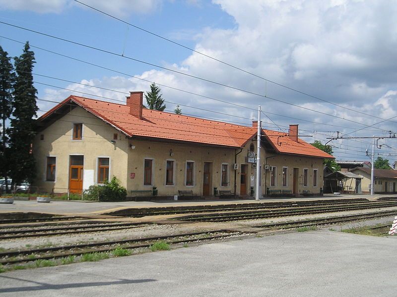 File:Brezice-train station.jpg