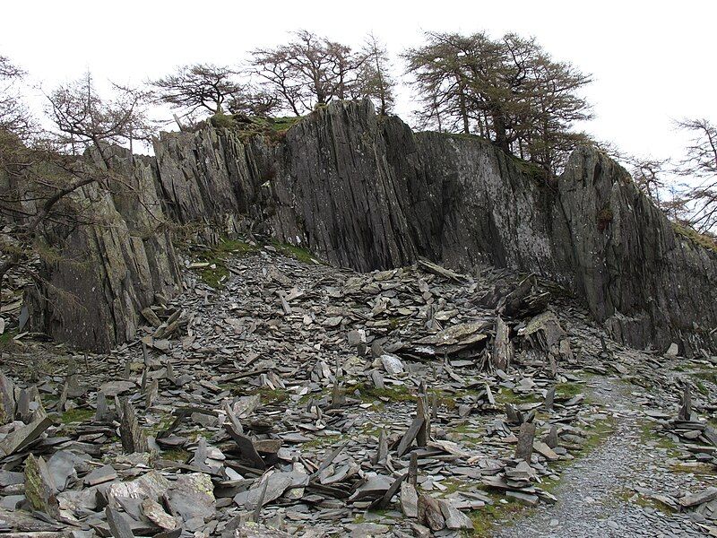 File:Castle Crag quarry.jpg