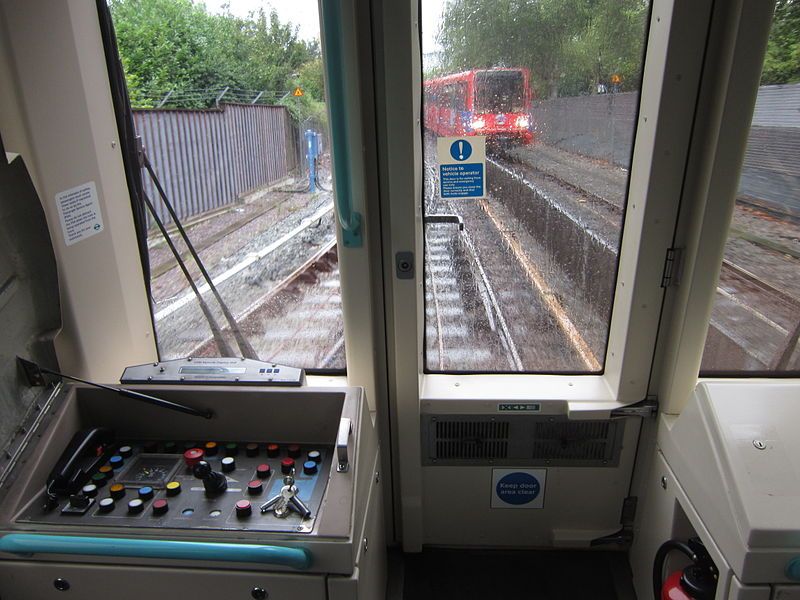 File:DLR B90 front.JPG