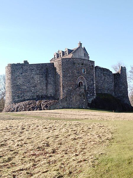 File:Dunstaffnage Castle3.jpg