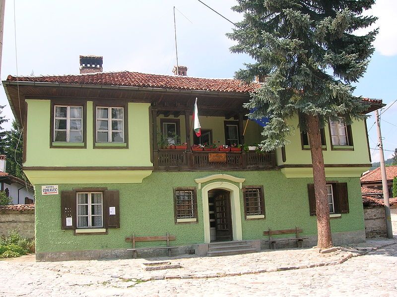 File:Green-House-Kopriv.JPG