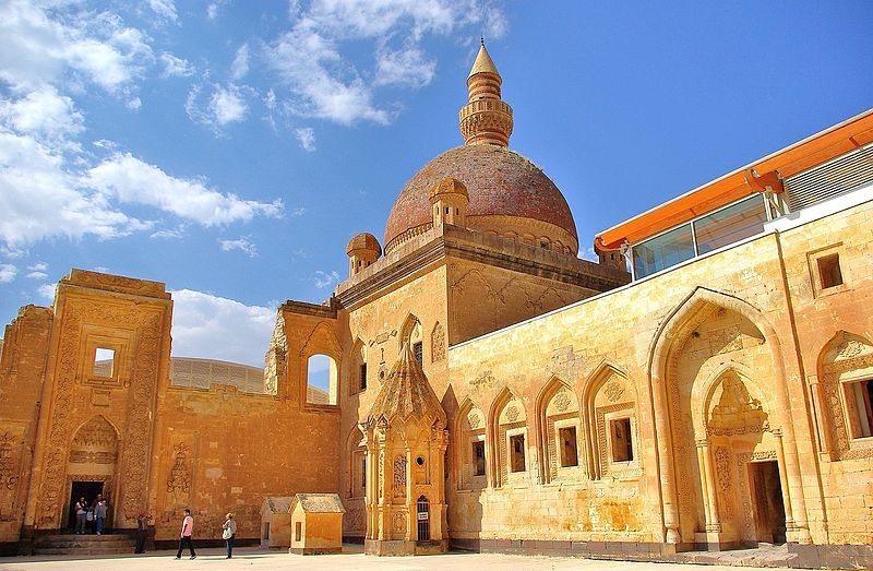 File:Ishak Pasha Palace1454.jpg