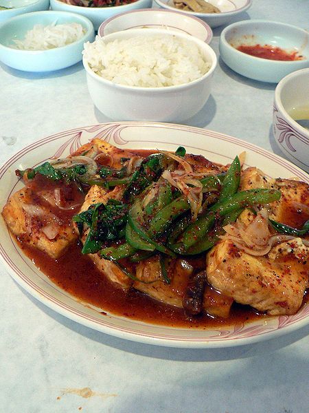 File:Korean.Banchan-Dubujjim-01.jpg