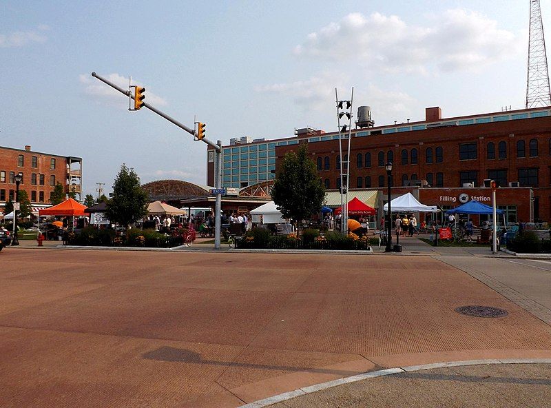 File:LarkinMarket-LarkinSquare-Aug2014.JPG