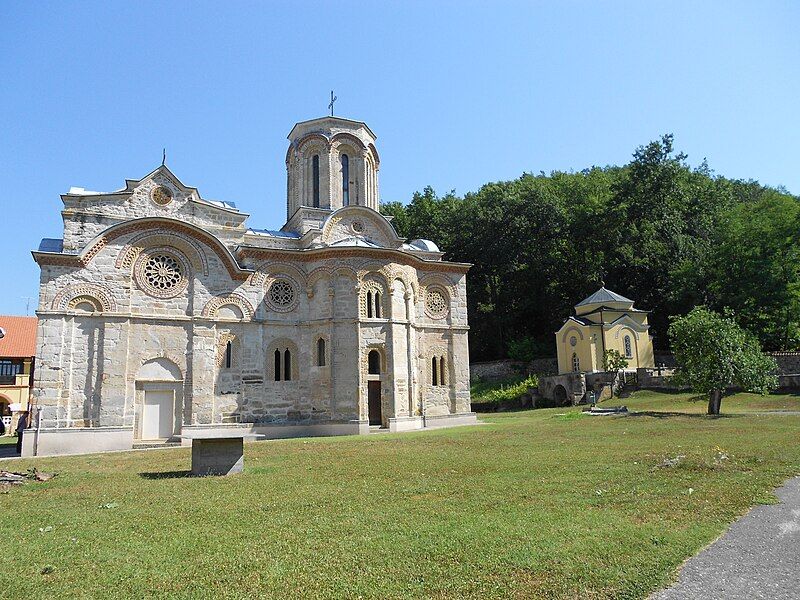 File:Manastir Ljubostinja 02.jpg