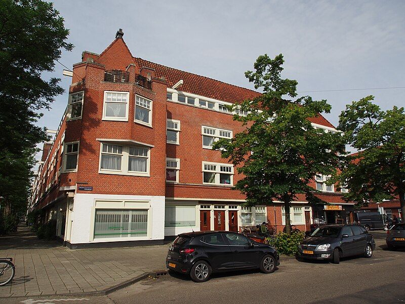 File:Merwedeplein hoek Roerstraat.JPG