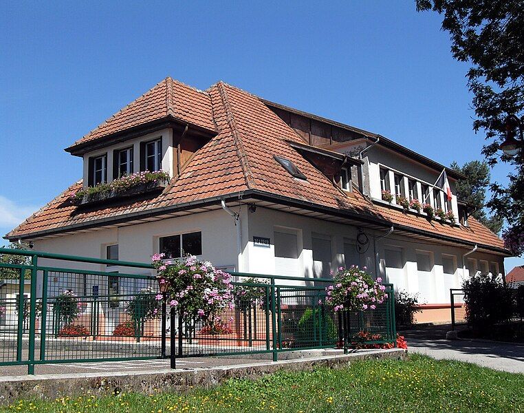 File:Roches-lès-Blamont, Ancienne mairie.jpg