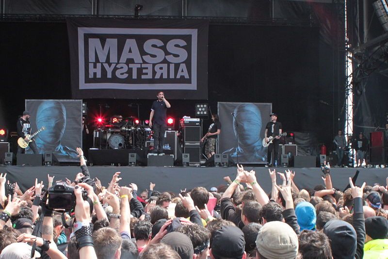 File:W0883-Hellfest2013 MassHysteria 70372.JPG