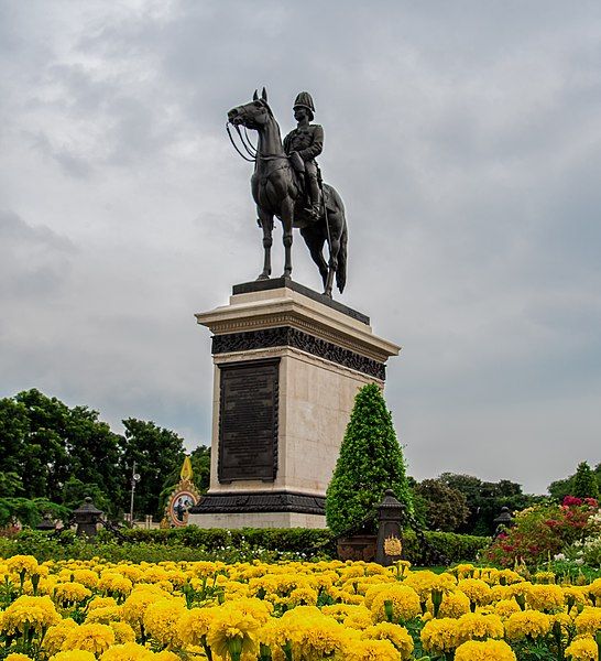 File:พระบรมราชานุสาวรีย์ พระบรมรูปทรงม้า-nawit.jpg