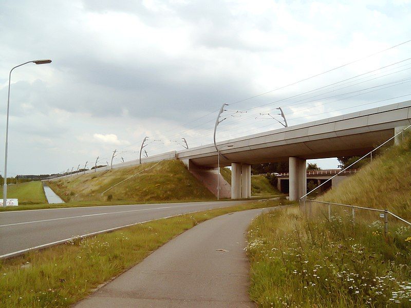 File:Betuweroute bij Tiel.jpg