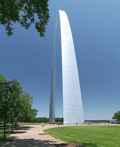 File:Gateway Arch (48832444).jpeg