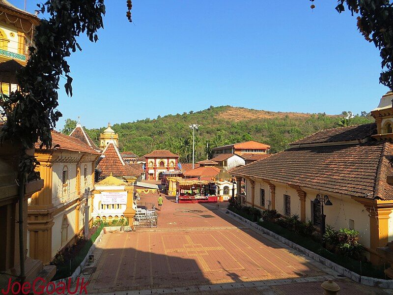 File:Kamakshi Temple, Shiroda.jpg