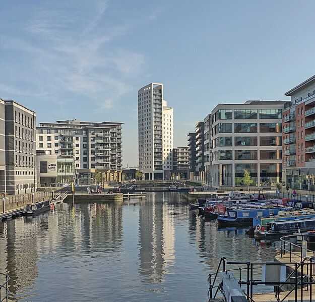 File:Leeds Dock (17061248608).jpg