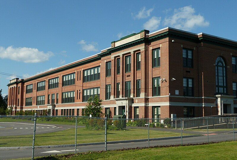 File:Mahoney Middle School.jpg