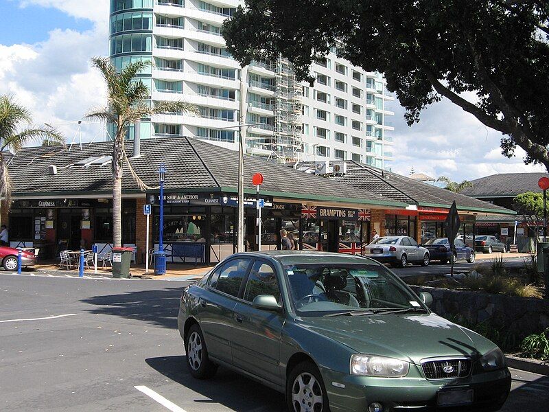 File:Orewa shops.JPG