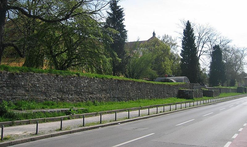 File:RomanWall-Ljubljana.JPG