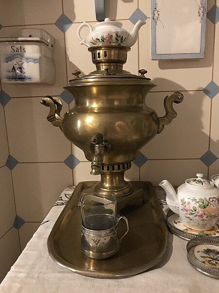 File:Samovar with teapot.jpg