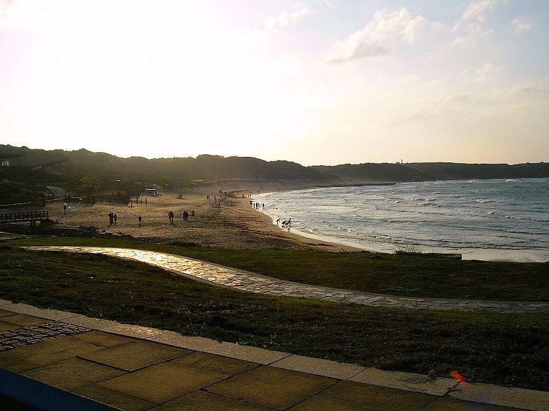 File:Sanjhih-Beach.jpg