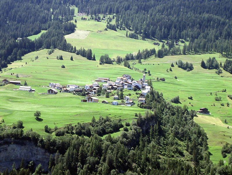 File:Stierva Dorf.jpg