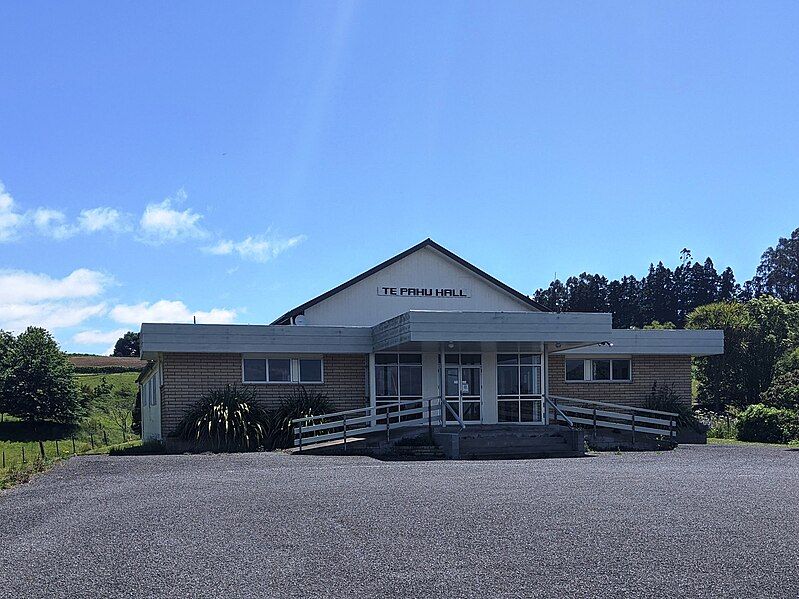 File:Te Pahu Hall.jpg