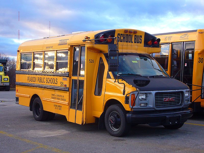 File:Thomas-minotour-school-bus.jpg