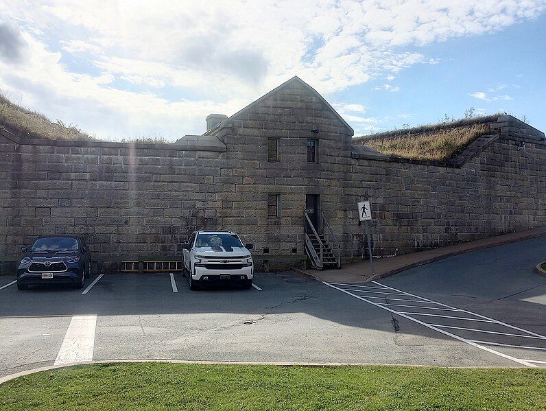 File:West ravelin guardhouse.jpg