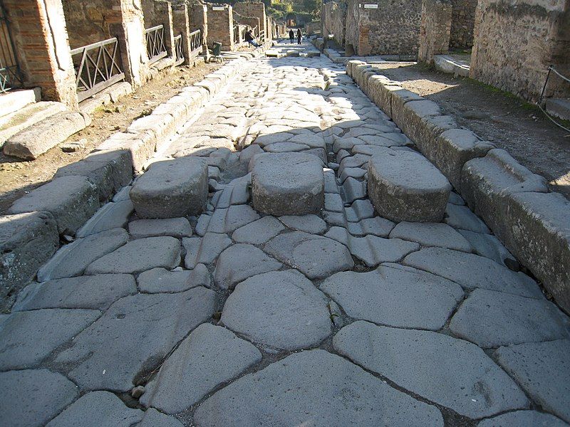 File:Wheel ruts Pompeii.JPG