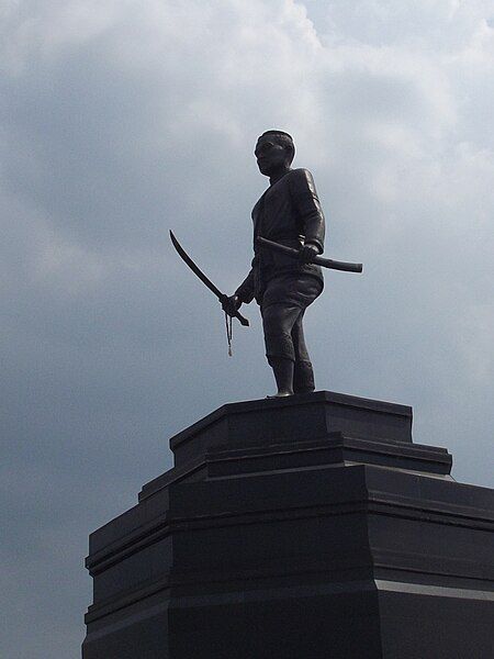 File:Yasothon Statue 1.JPG