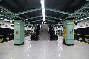 Platform of Dianshanhu Avenue station