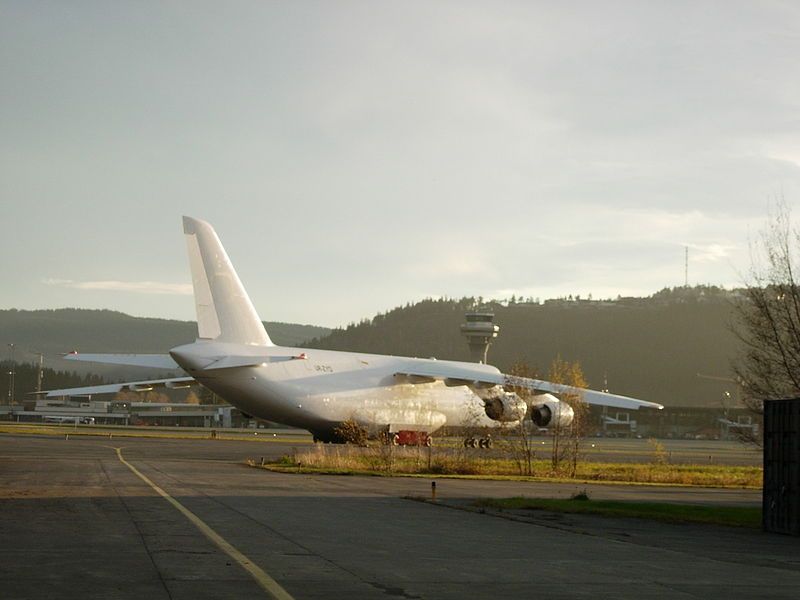 File:Antonov-124.JPG